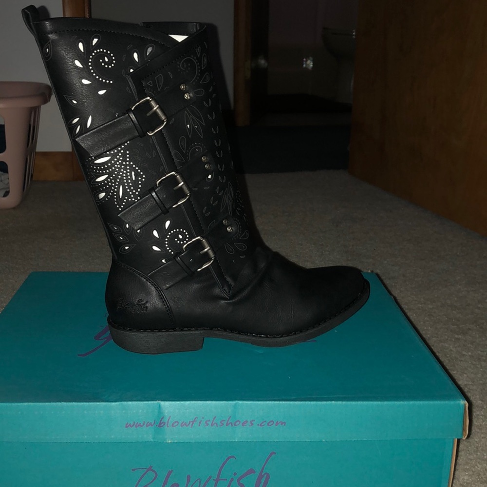 Blowfish Malibu black buckle zippered boots size 7